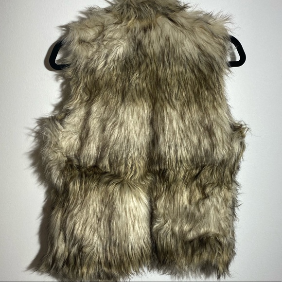 Faux Fur Vest - Picture 5 of 7